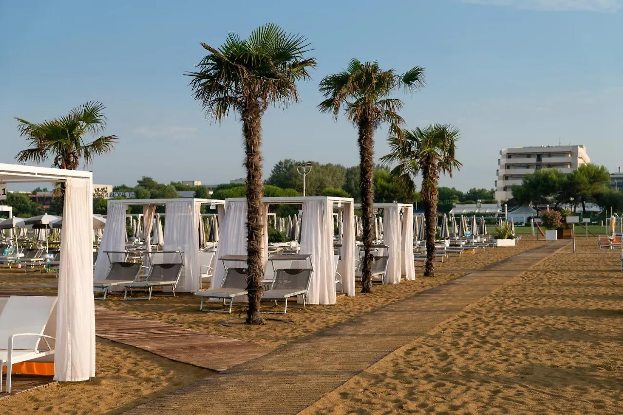 **** Szálloda Aparthotel Holiday Bibione Olaszország