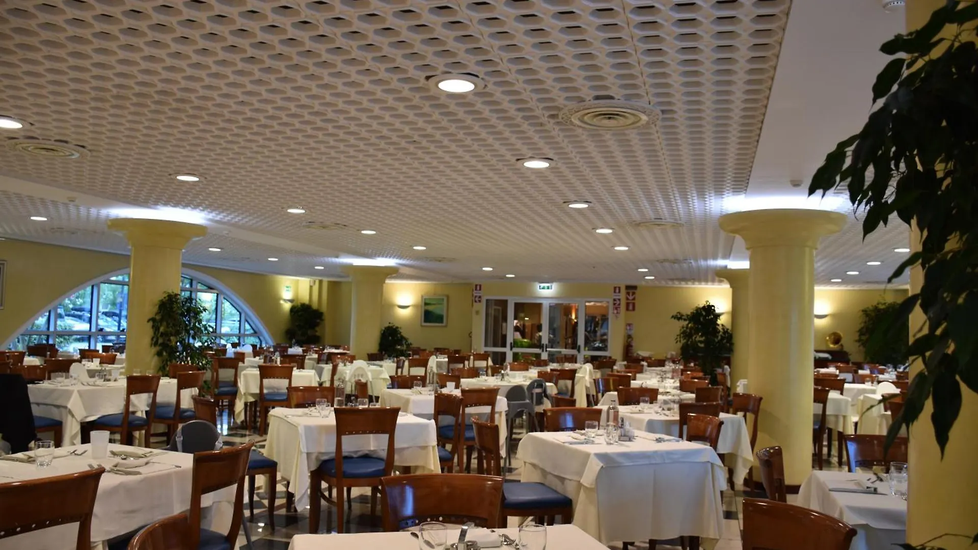 **** Hotel Aparthotel Holiday Bibione Italy