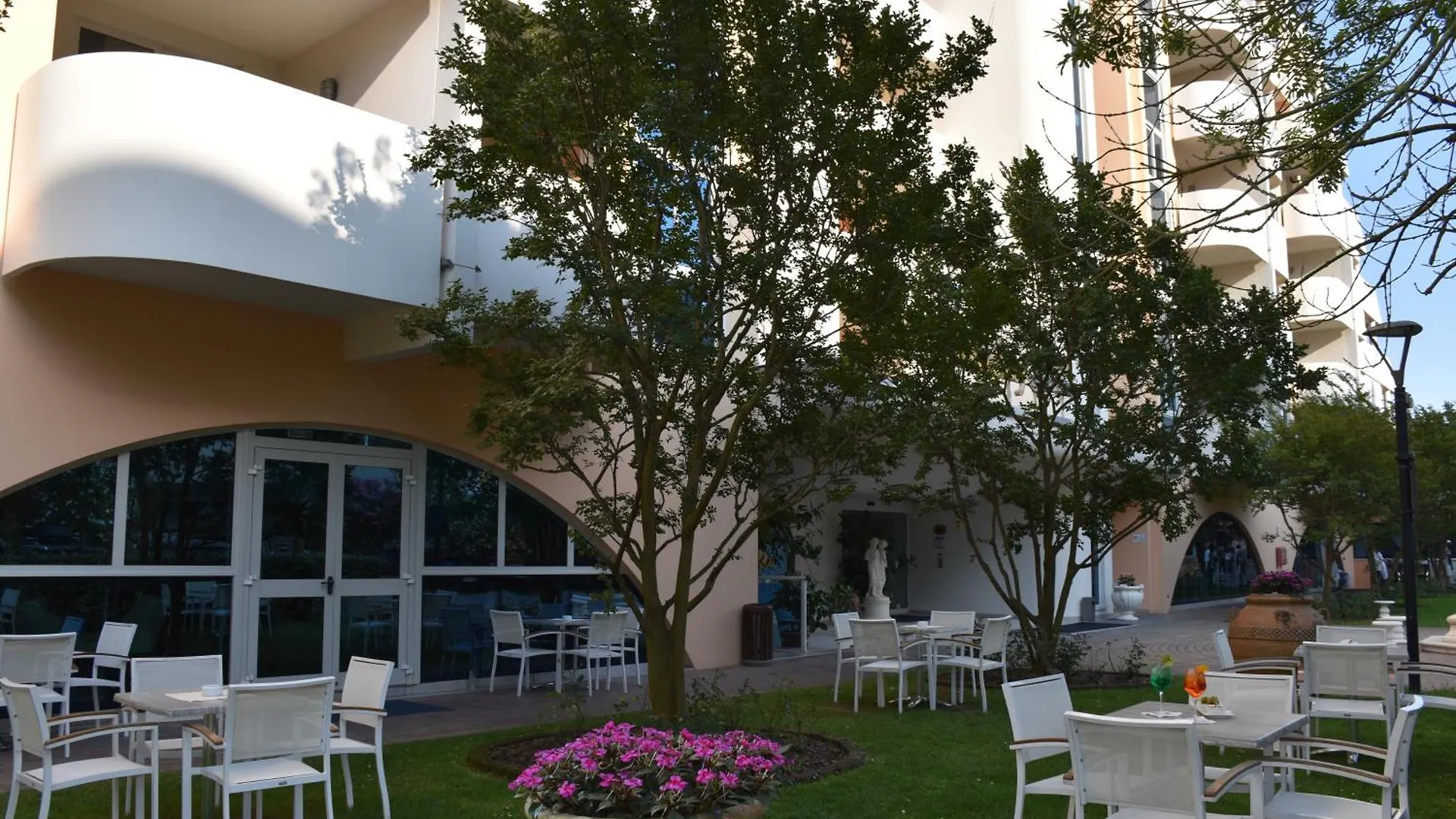 Hotel Aparthotel Holiday Bibione