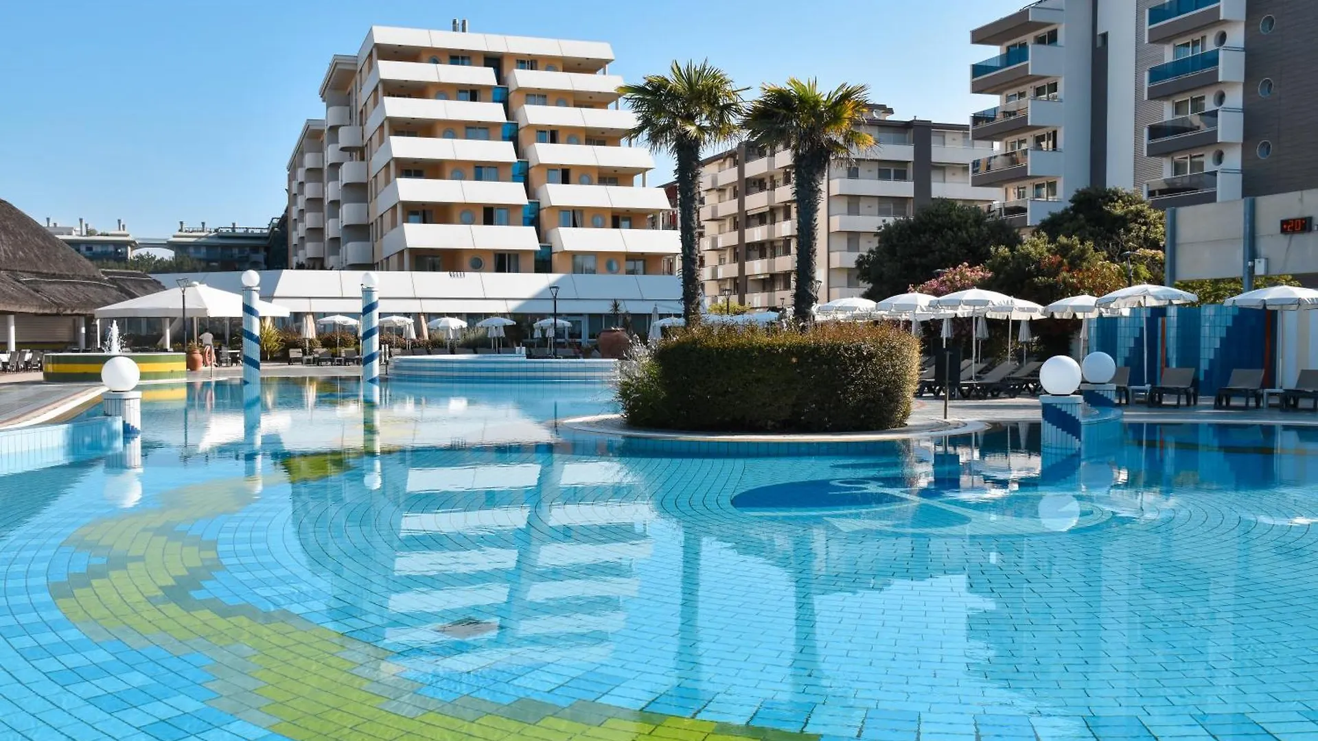 Aparthotel Holiday Bibione Szálloda