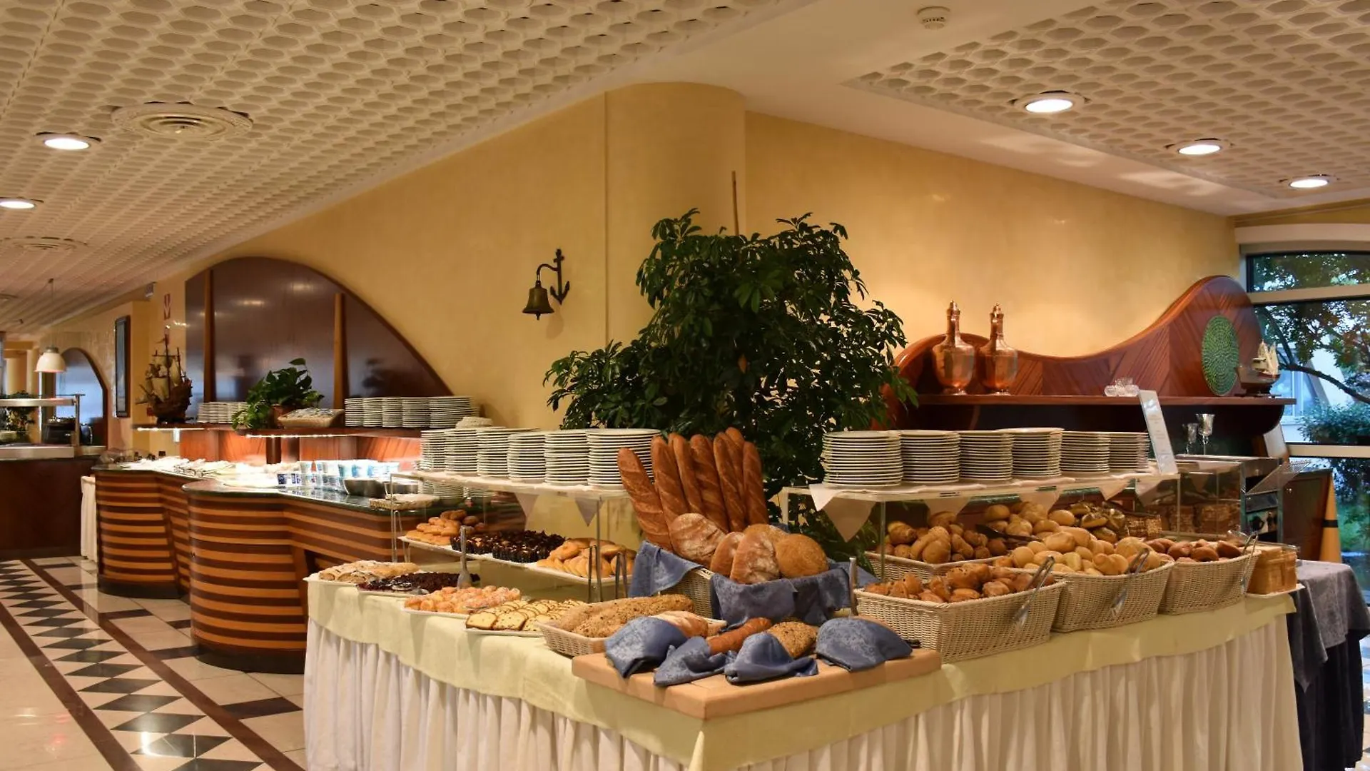 Aparthotel Holiday Bibione Szálloda