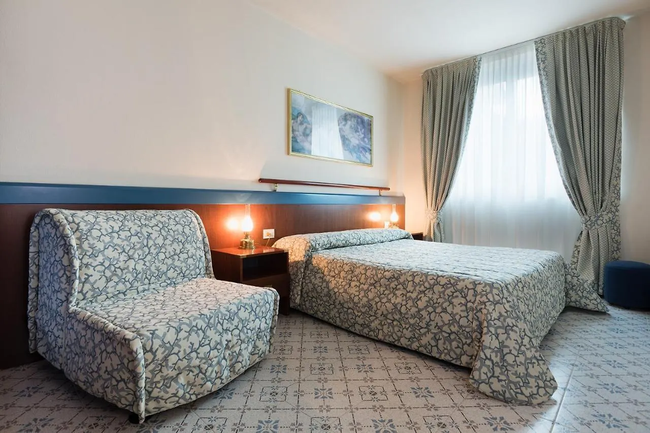 Aparthotel Holiday Bibione 4*,  Olaszország