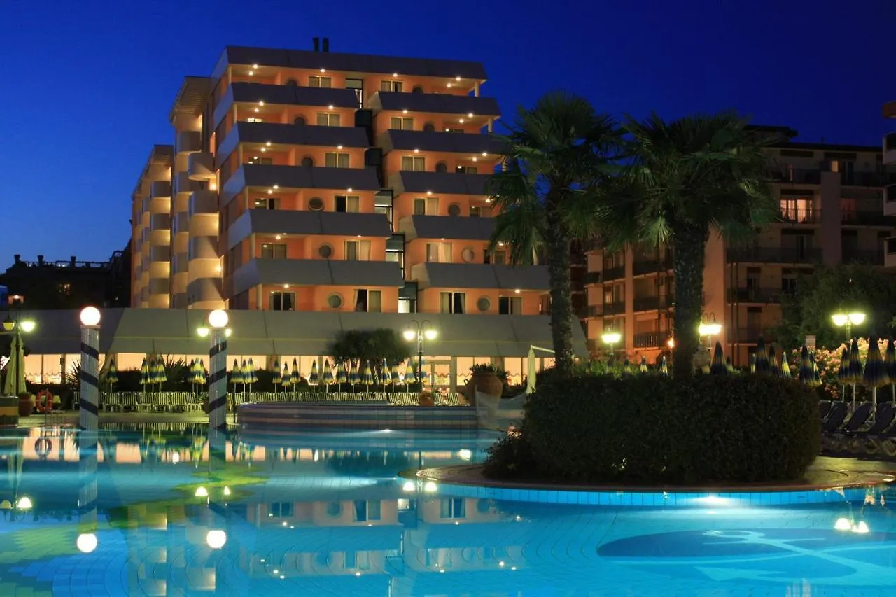 Aparthotel Holiday Bibione 4*,