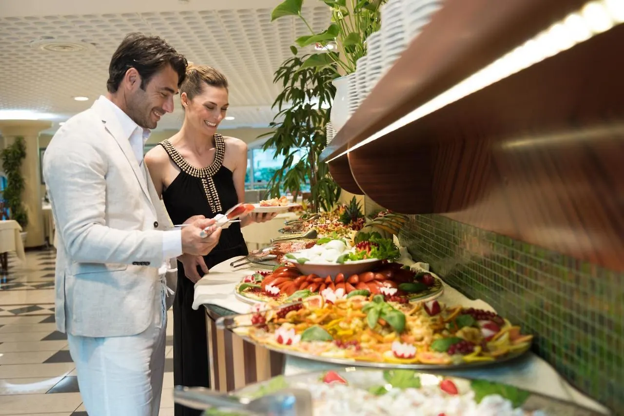 **** Hotel Aparthotel Holiday Bibione Italia
